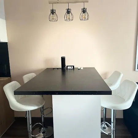 Apartament Corvin Royal - Breakfast Available