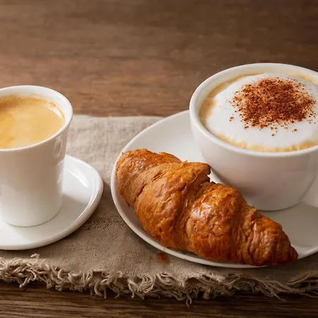Corvin Royal - Breakfast Available